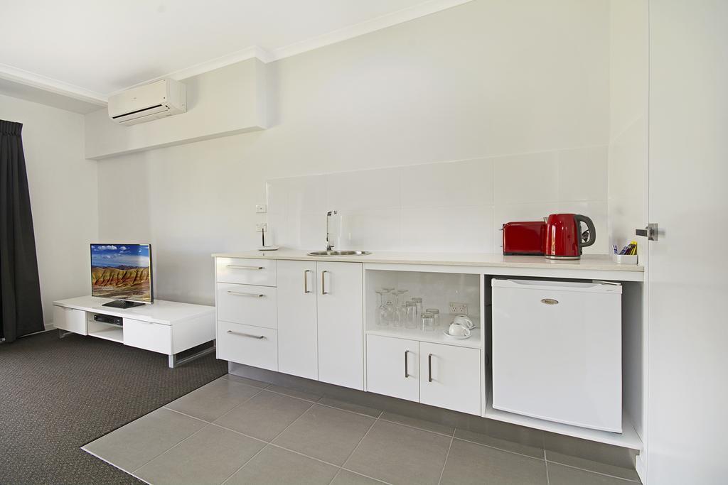 Cooroy Luxury Motel Apartments Room photo