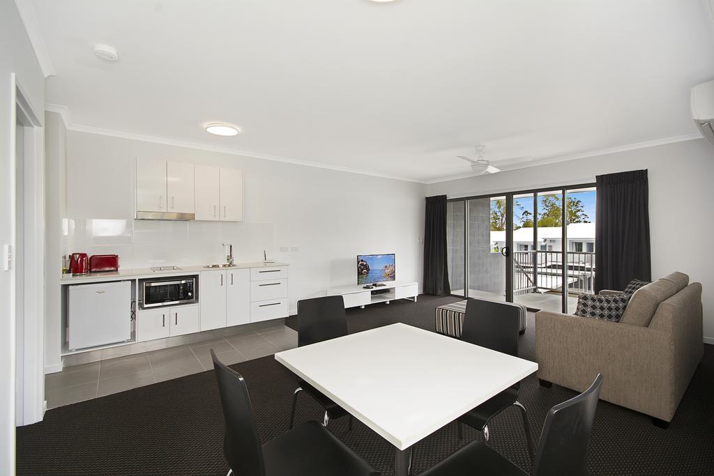Cooroy Luxury Motel Apartments Room photo