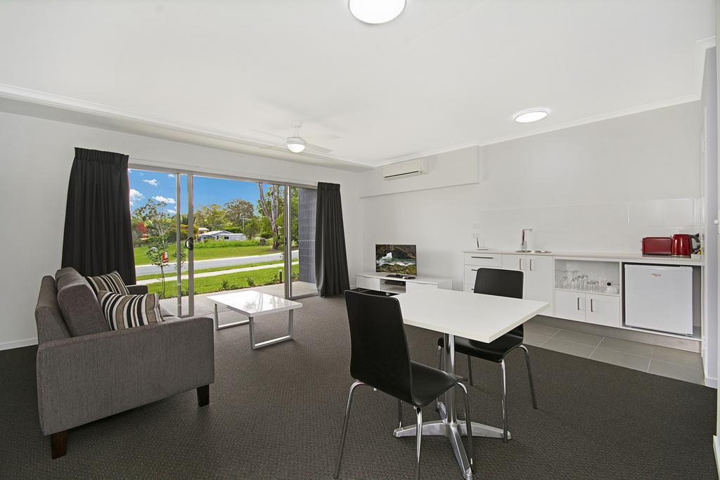 Cooroy Luxury Motel Apartments Room photo